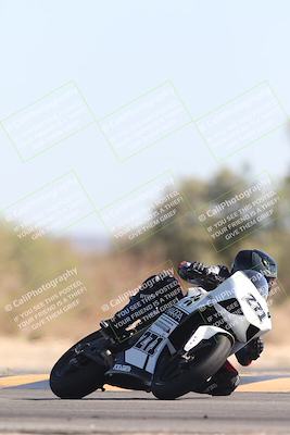 media/Nov-02-2025-CVMA (Sun) [[337aff29ab]]/Race 8-Formula Lightweight Twins Shootout/